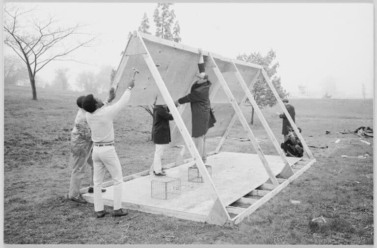Protest / Architecture Barricades, Camps, Superglue