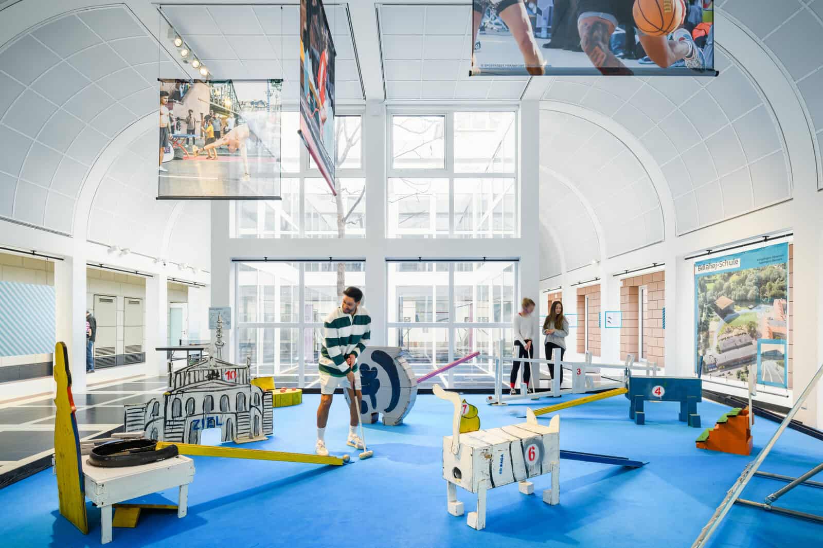 260224_DAM_StadtSport_0381_press Eindrücke der Ausstellung NEUER MENSCH, NEUE WOHNUNG Foto: Moritz Bernoully
