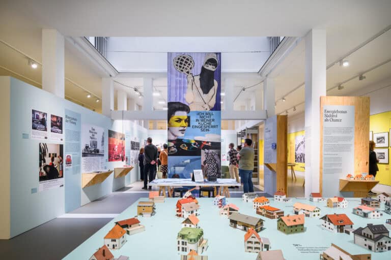 Kuratorenführung SUBURBIA