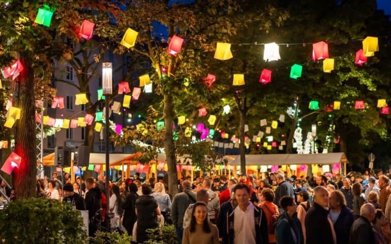 100 Jahre Neues Frankfurt: Lampionfest am Bornheimer Hang
